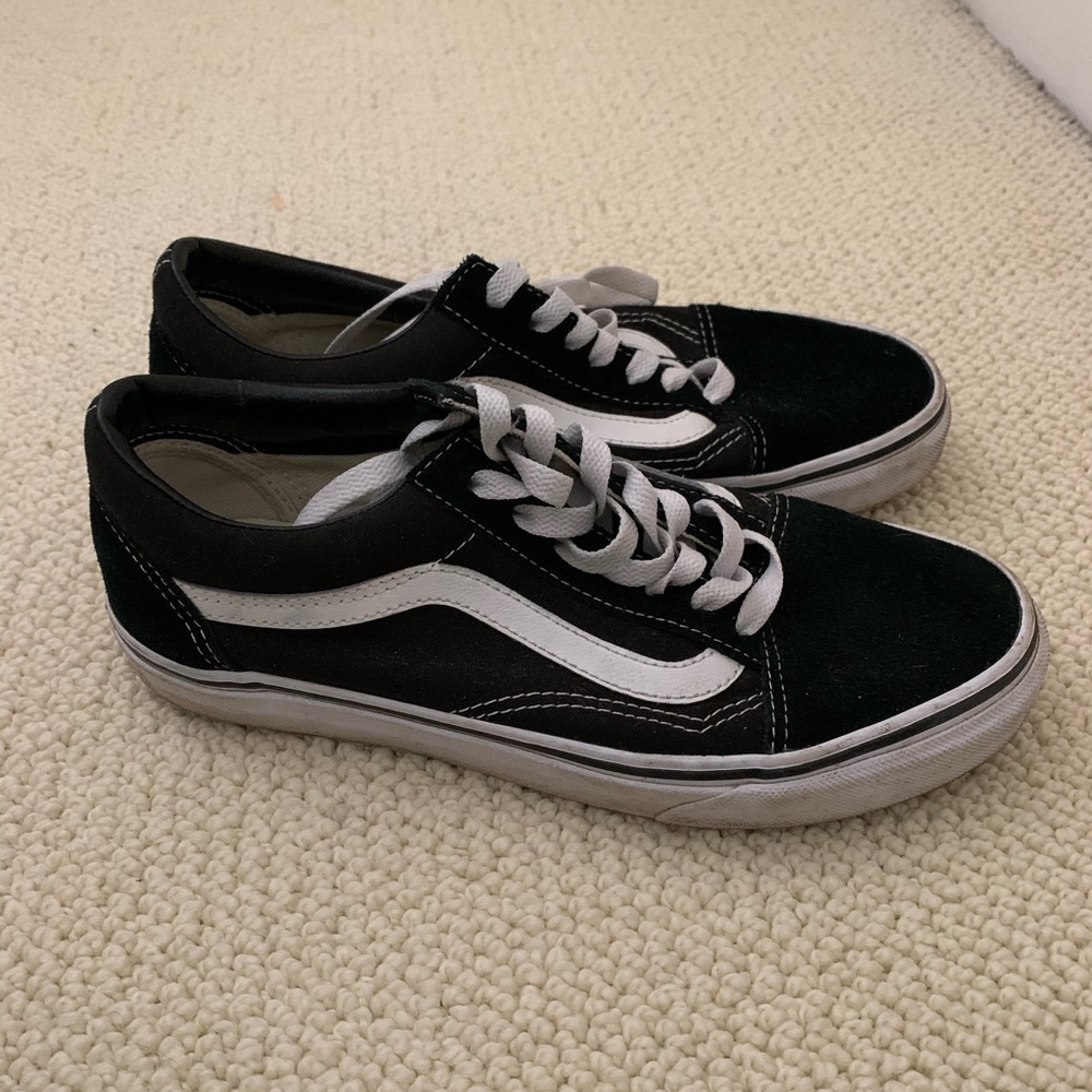Vans Old Skool Sneakers!!